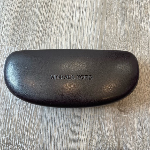 MICHAEL KORS Glasses Case and Cleaning Cloth - Picture 10 of 10